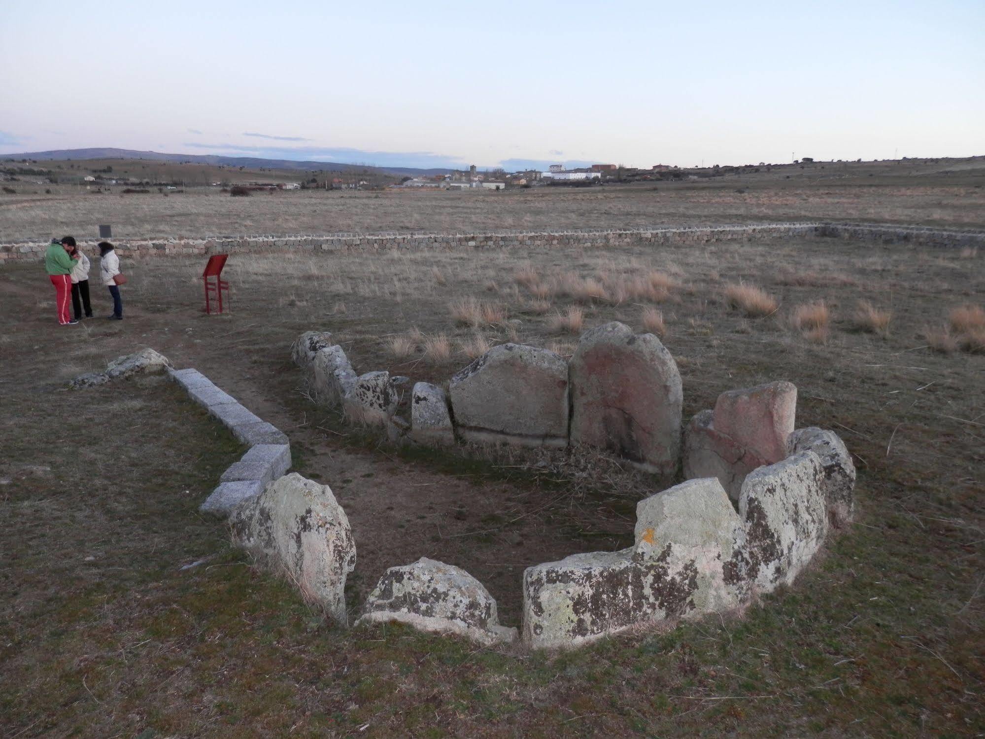Casa Rural El Dolmen Bernuy-Salinero Екстериор снимка